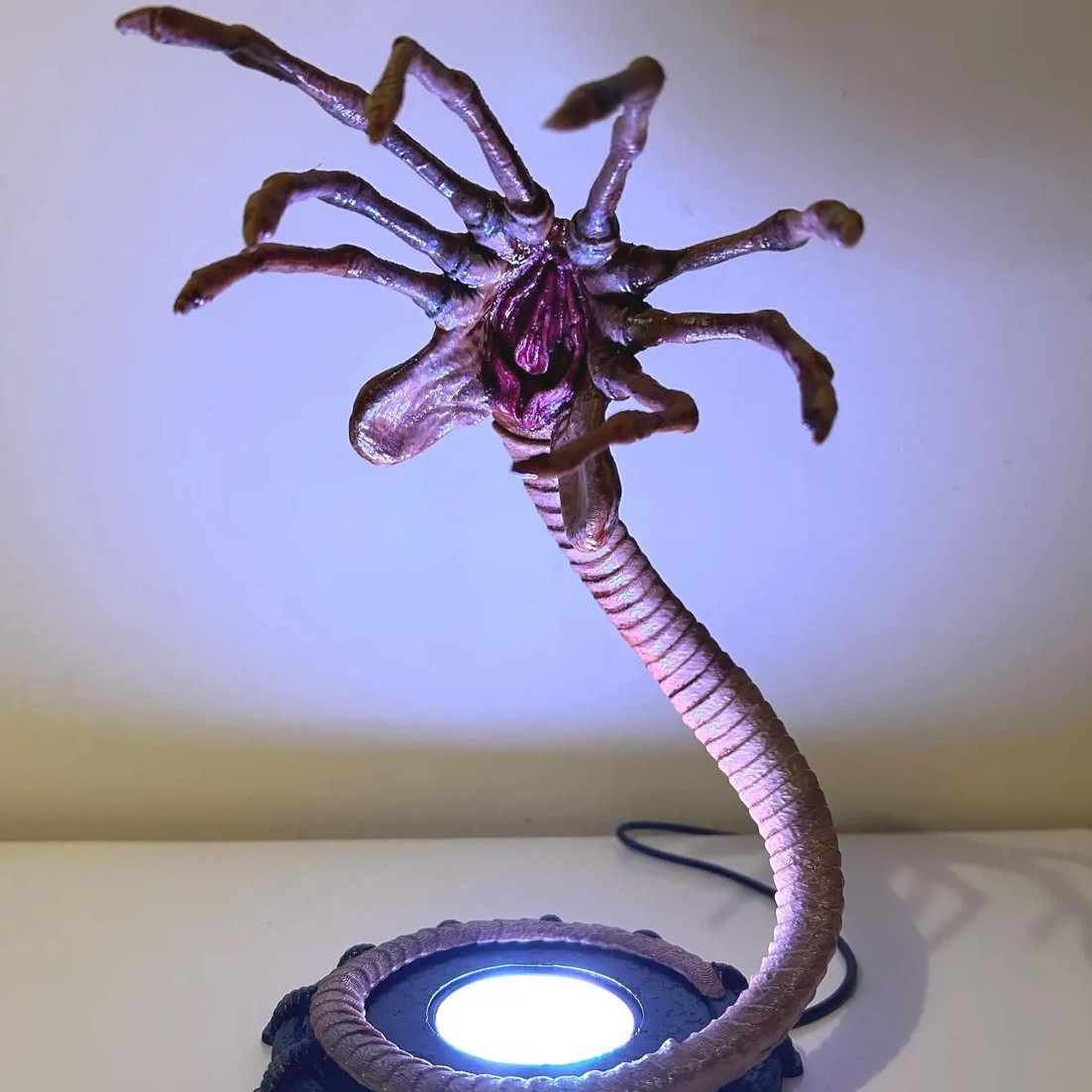 Alien Facehugger Lamp Nightlig - đánh giá và giá Home Lighting And Decor