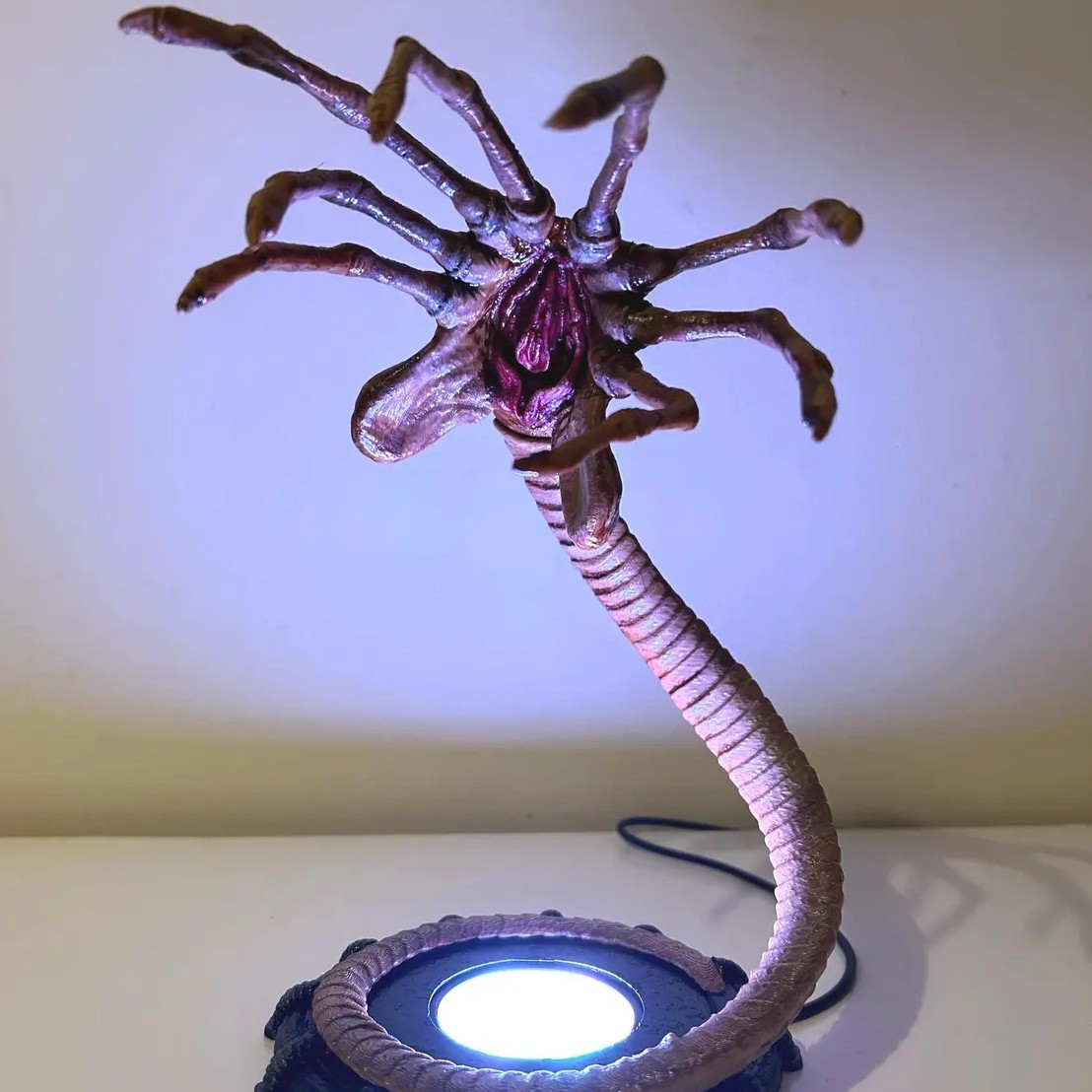 Alien Facehugger Lamp Nightlig - đánh giá và giá Home Lighting And Decor