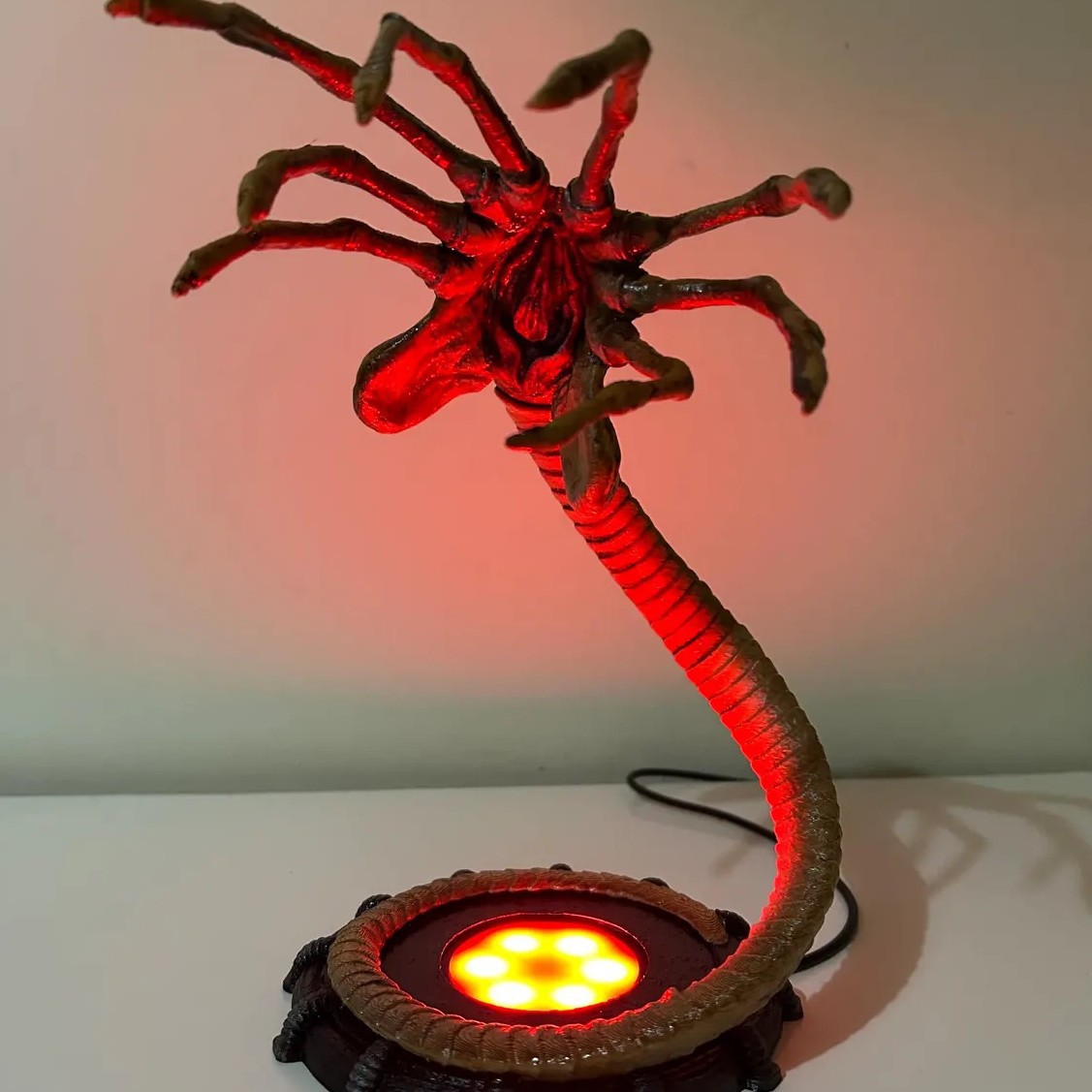 Alien Facehugger Lamp Nightlig - đánh giá và giá Home Lighting And Decor